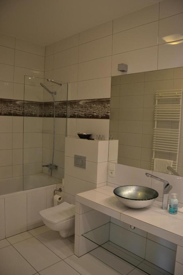 Apartamenty Centrum Nad Motlawa Z Widokiem Na Patio Z Balkonem Гданск Екстериор снимка