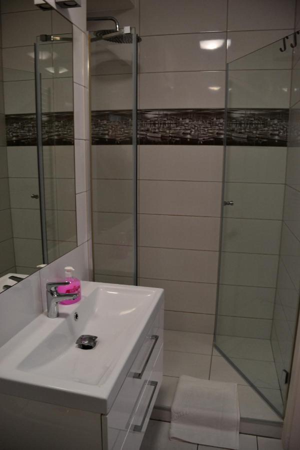 Apartamenty Centrum Nad Motlawa Z Widokiem Na Patio Z Balkonem Гданск Екстериор снимка